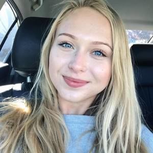 Meet your Posher, Lora